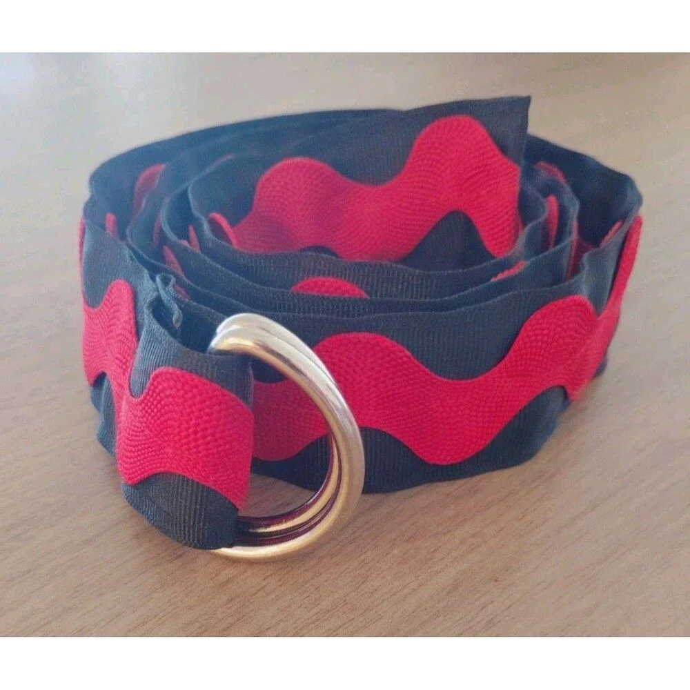 Martinis & More Women's D-Ring Reversible Black Red Ribbon Belt Preppy 40